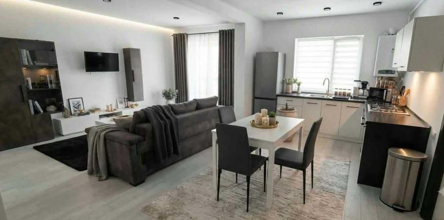 Apartament cu 2 camere decomandat în Cornișa
