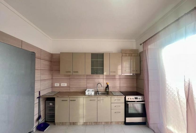 Apartament cu 2 camere semidecomandat, mobilat în Bucureștii Noi