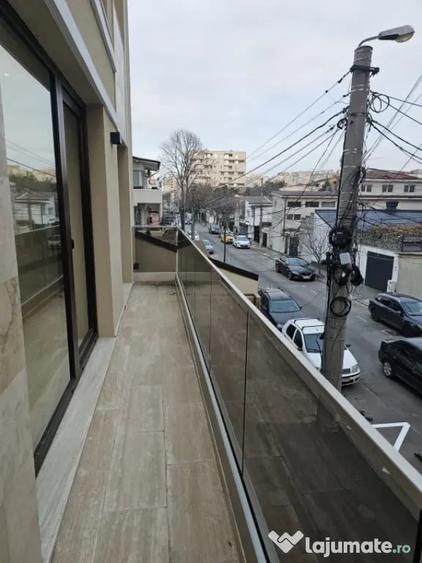 Apartament cu 2 camere decomandat în Faleza Nord