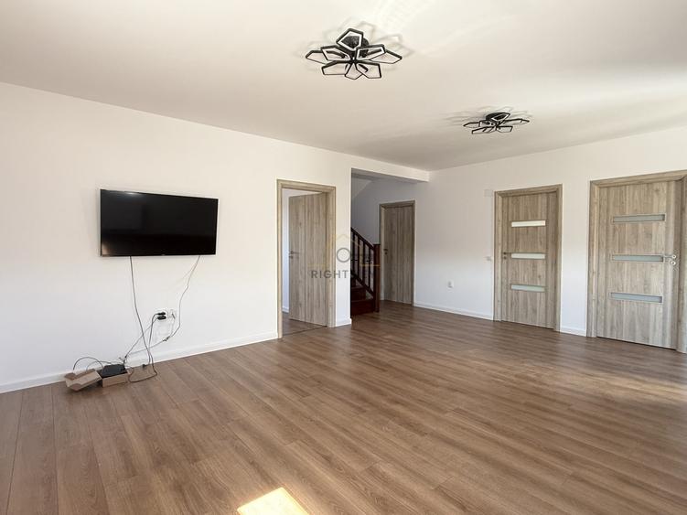 Casă individuală cu 6 camere cu Teren 500 Mp în Ciorogârla