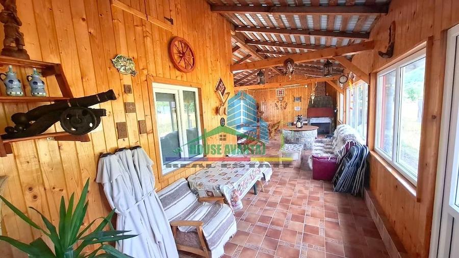 Casă cu 4 camere cu Teren 677 Mp în Lepșa
