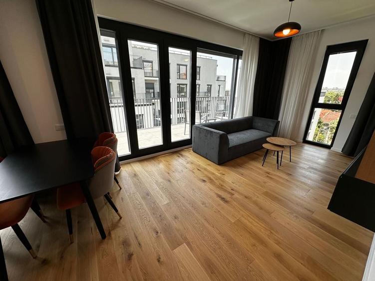 Apartament cu 3 camere, mobilat în Grivița