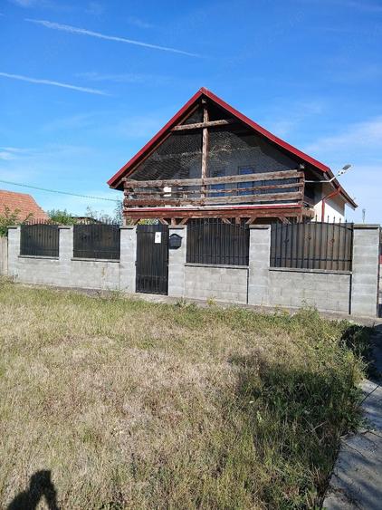 Casă cu Teren 1400 Mp în Tormac