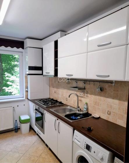 Inchiriez apartament cu 2 camere in str. Plopilor