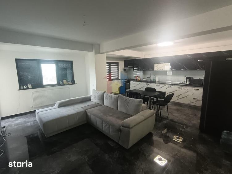 Apartament cu 3 camere în Traian