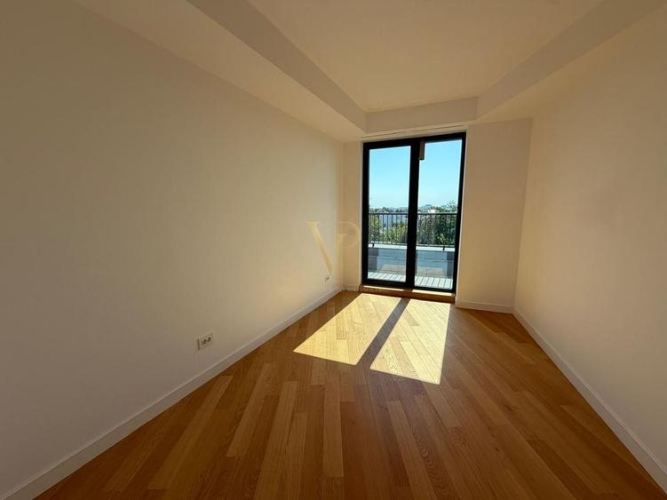 Apartament cu 4 camere decomandat, mobilat în Pipera