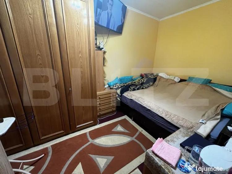 Apartament cu 3 camere semidecomandat, mobilat în Micro 14