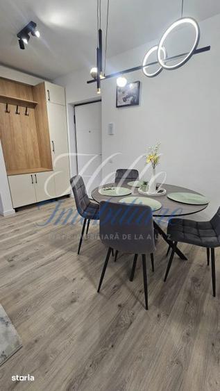 Apartament cu 3 camere semidecomandat în Florești