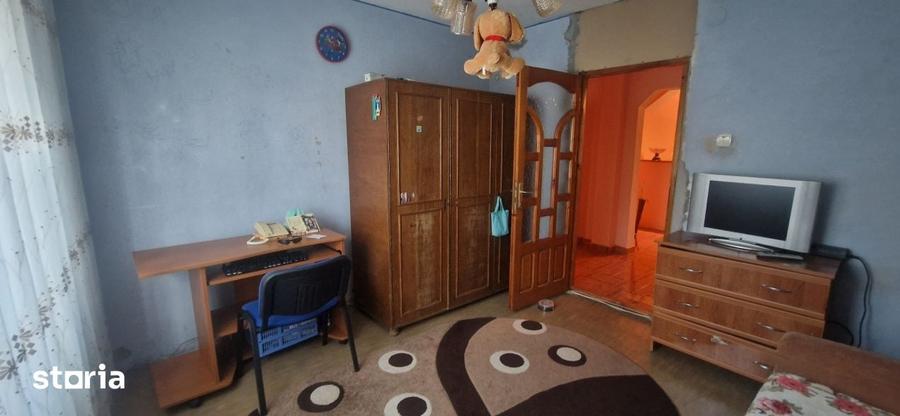 Apartament cu 3 camere decomandat în 1 Mai