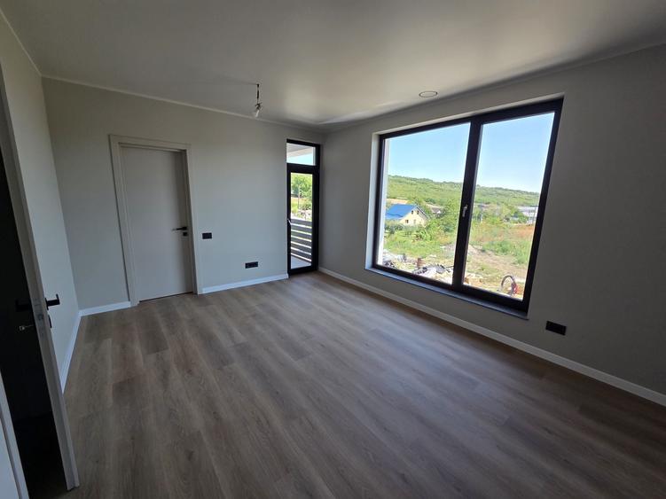 Casă cu 4 camere în Miroslava