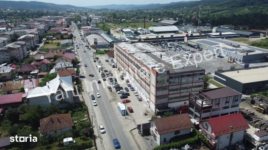 Spațiu comercial, de 9,500 mp, în Curtea de Argeș