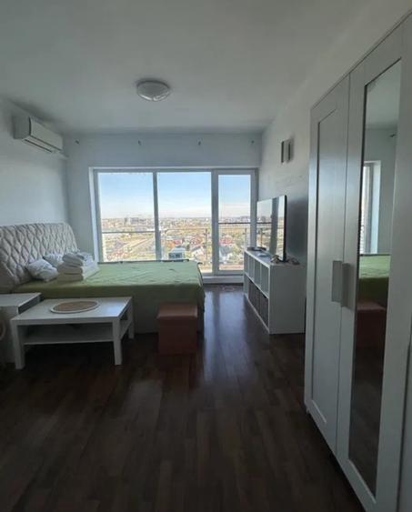Garsonieră decomandată în Titan
