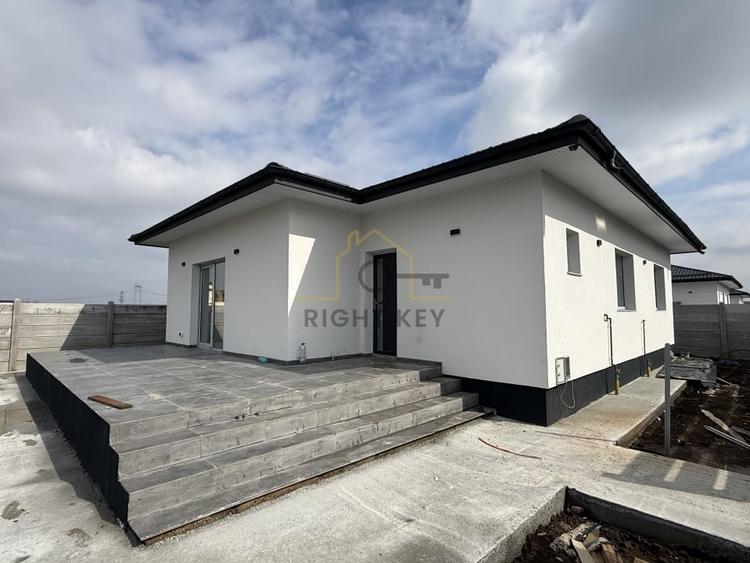 Casă individuală cu 4 camere cu Teren 400 Mp în Clinceni