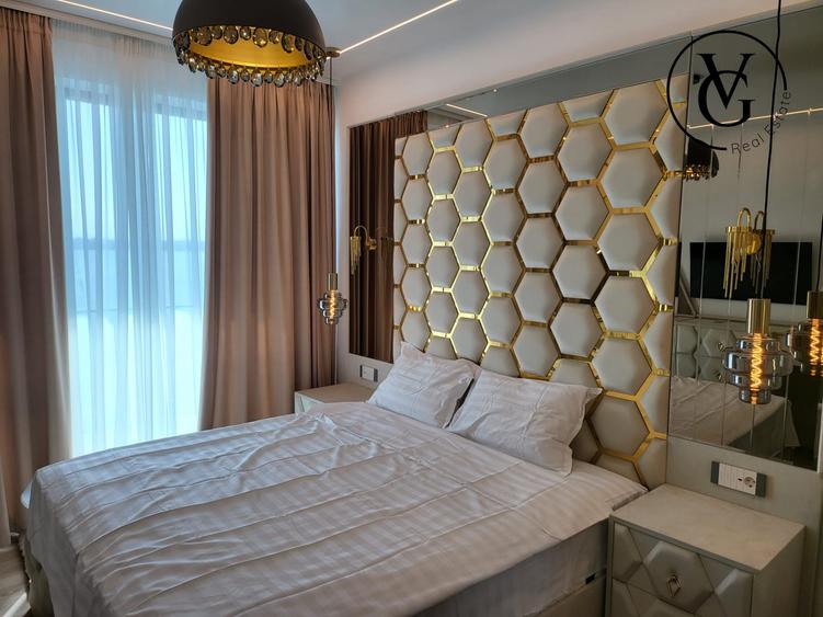 Apartament cu 4 camere decomandat, mobilat în Est