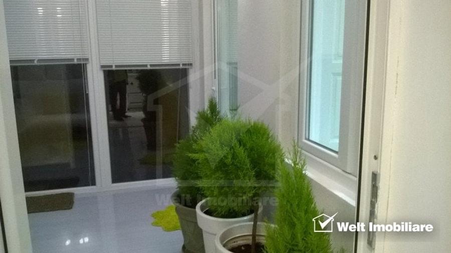 Apartament cu 3 camere semidecomandat în Central