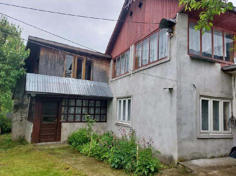 Casă cu Teren 1000 Mp în Lepșa