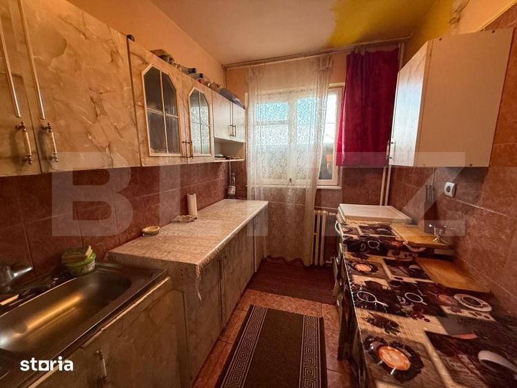 Apartament cu 3 camere semidecomandat în Central