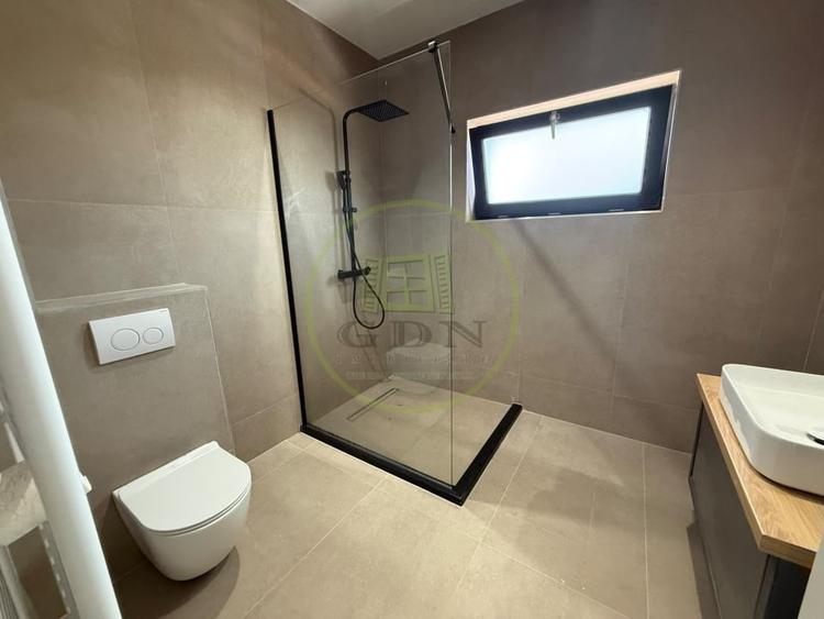 Apartament cu 3 camere decomandat, mobilat în Exterior Est