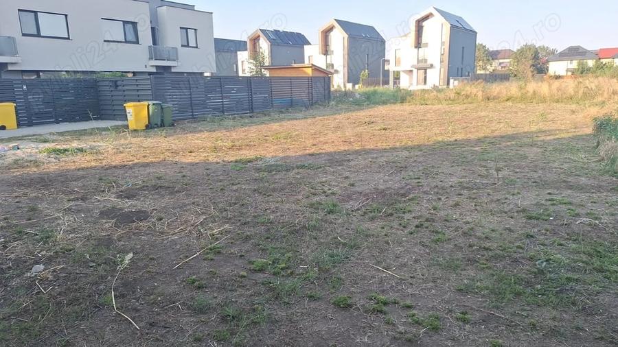 Teren de 680 mp, în Odăile