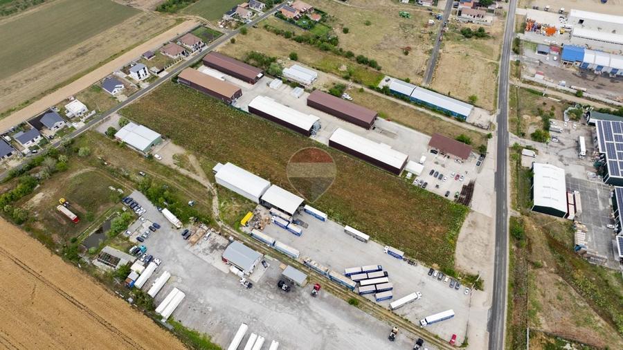 Teren Construcții intravilan de 11005 mp, în Sântion
