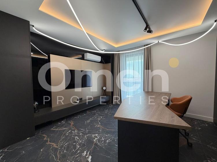 Apartament cu 3 camere semidecomandat, mobilat în Ultracentral
