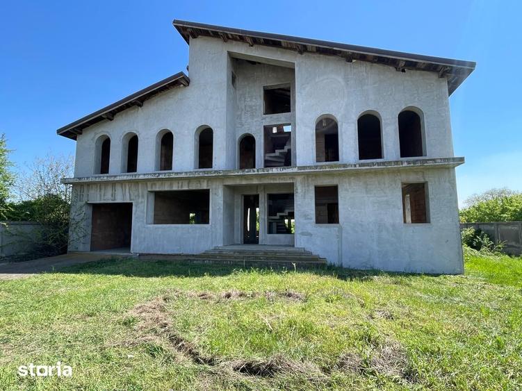Casă cu 9 camere cu Teren 1000 Mp în Ciorogârla