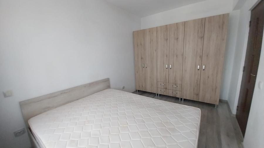 Apartament cu 3 camere semidecomandat în Baciu