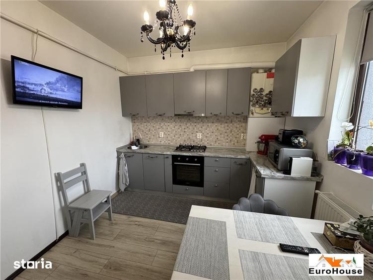 Apartament cu 3 camere decomandat în Ampoi 3
