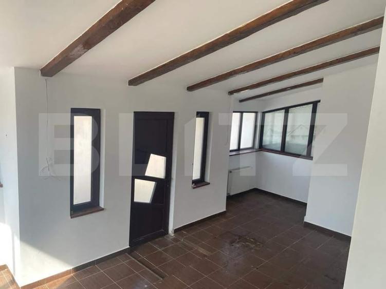 Spațiu comercial, de 190.39999389648 mp, în Central