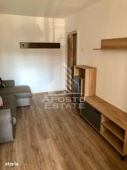 Apartament cu 2 camere, mobilat în Soarelui