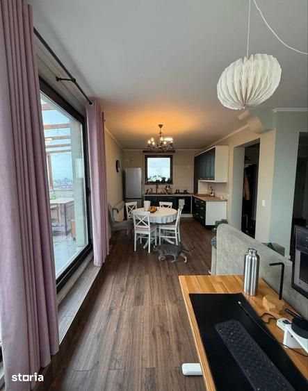 Apartament cu 3 camere, mobilat în Sud