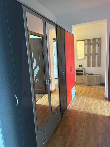 Apartament cu 3 camere decomandat, mobilat în Turnișor