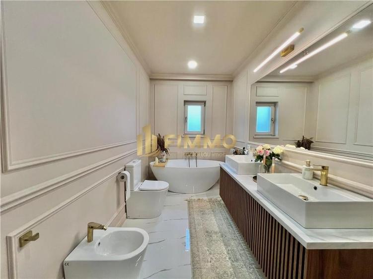 Casă individuală cu 7 camere cu Teren 800 Mp în Sfântu Ilie
