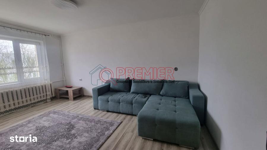 Apartament cu 3 camere decomandat, mobilat în Berceni