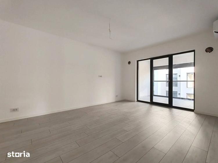Apartament cu 3 camere decomandat în Romană