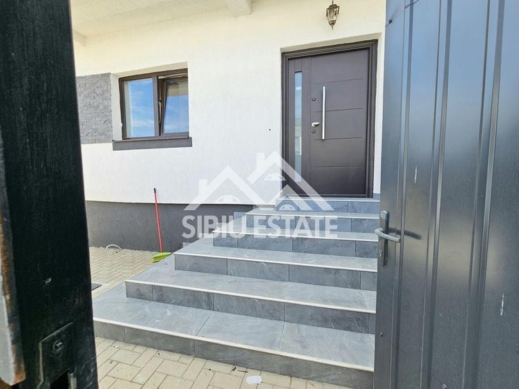 Duplex cu 4 camere cu Canalizare în Arhitecților - Calea Cisnădiei