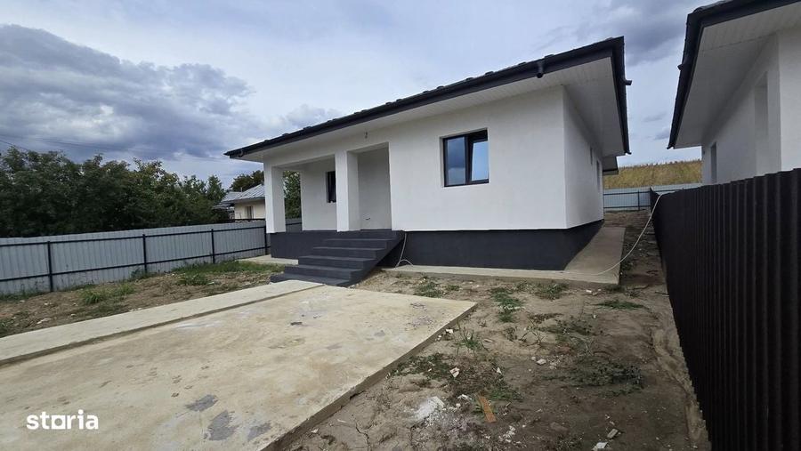 Casă cu 3 camere cu Teren 420 Mp în Holboca