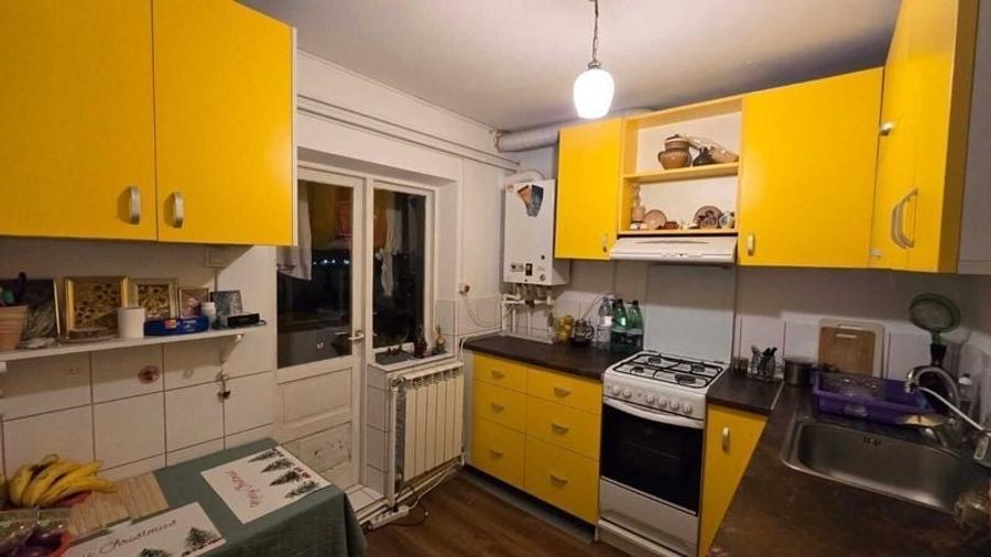 Apartament cu 3 camere decomandat, mobilat în Frumoasa