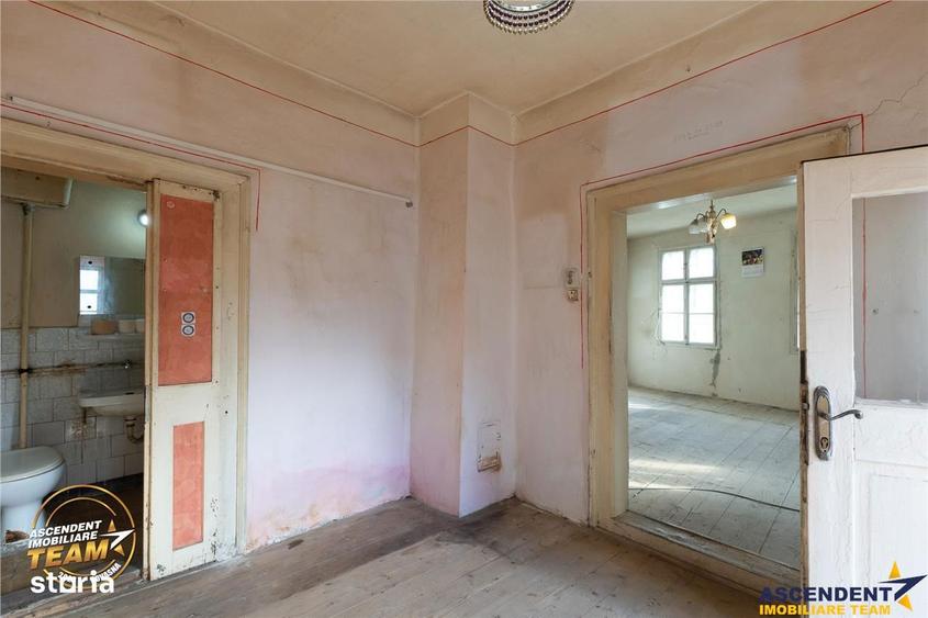 Casă cu 2 camere cu Teren 384 Mp în Simeria