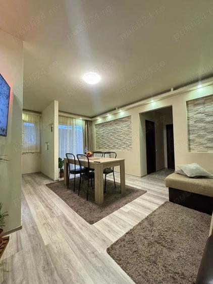 Apartament cu 3 camere semidecomandat în Central