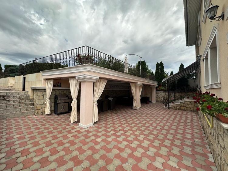 Casă cu 4 camere în Central