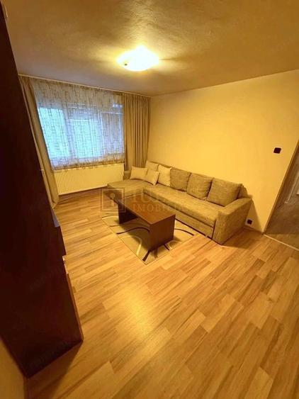 Apartament cu 3 camere decomandat în Cetății