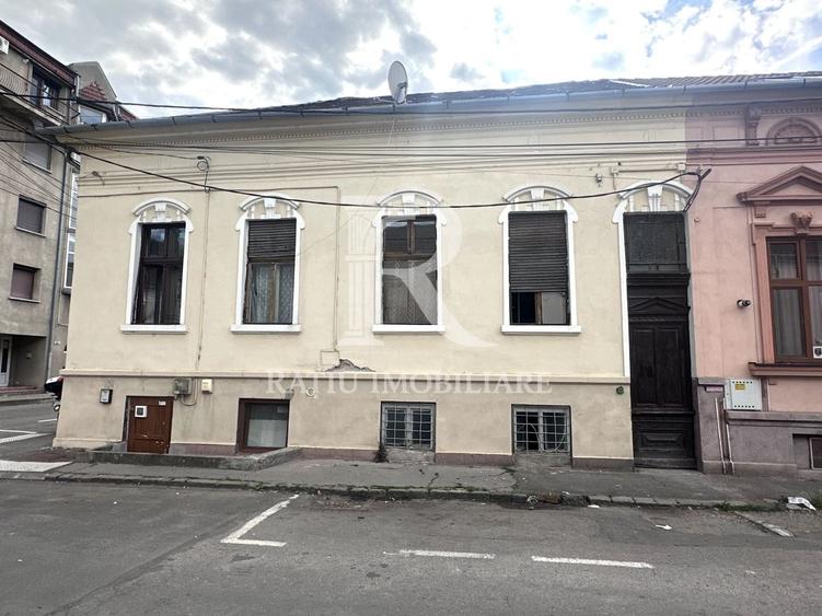 Casă individuală cu 3 camere cu Canalizare în Ultracentral