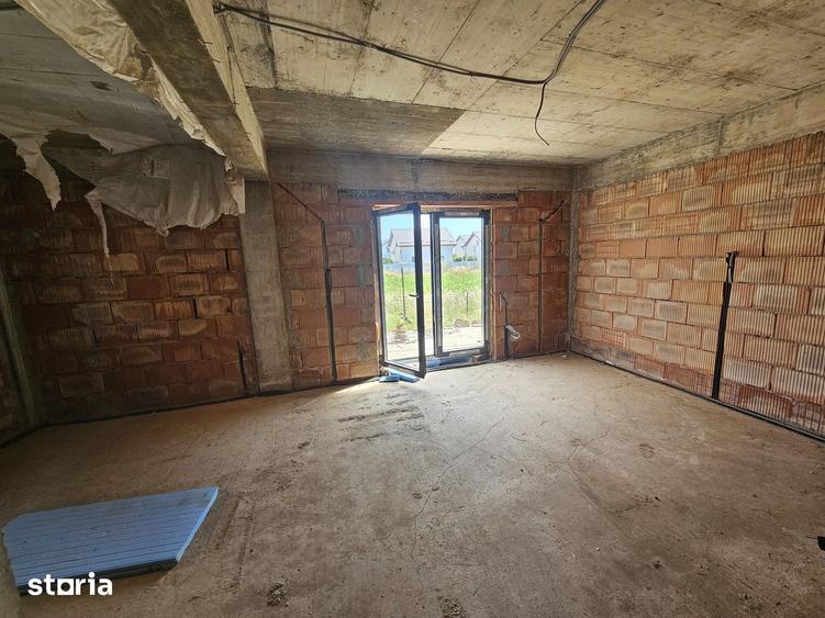 Casă cu 5 camere cu Teren 311 Mp în Central
