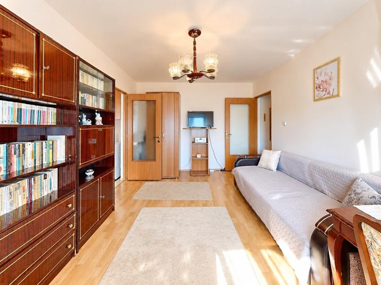 Apartament cu 2 camere semidecomandat, mobilat în Girocului