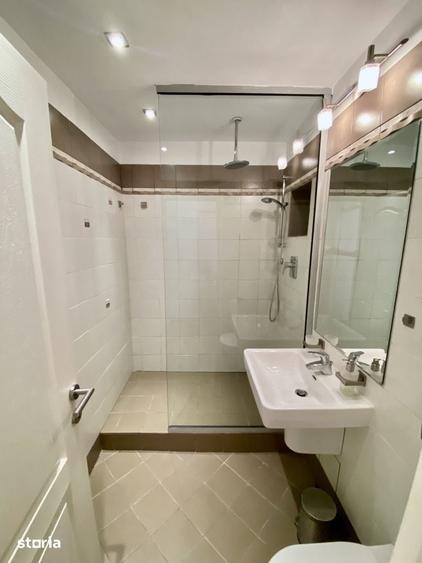 Apartament cu 4 camere în Tineretului