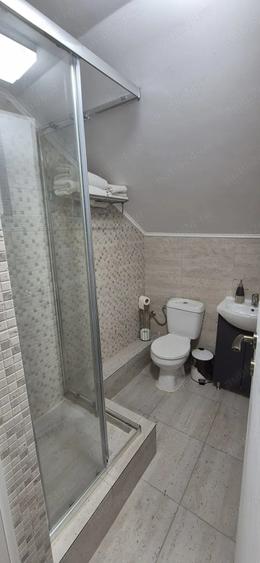Casă cu 6 camere cu Teren 220 Mp în Central