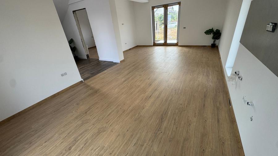 Casă individuală cu 5 camere cu Teren 300 Mp în Berceni