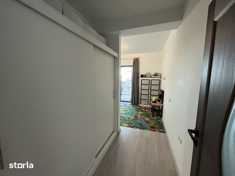 Apartament cu 3 camere decomandat în Agigea