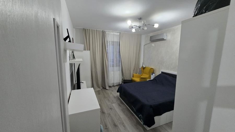 Apartament cu 3 camere decomandat în Drumul Taberei
